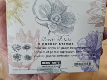 Gebruikt. Hero Arts Poetic Petals