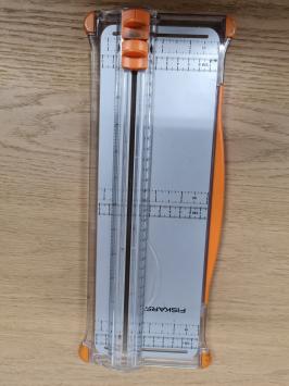 Gebruikt. Vrij recente Fiskars Snijmachine