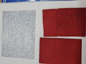 Gebruikt. Rubber stempel op looptape, crackle 3
