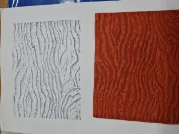 Gebruikt. Rubber stempel op looptape, wobbly stripes