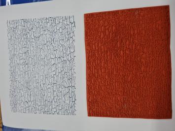 Gebruikt. Rubber stempel op looptape, crackle 4