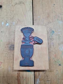 Gebruikt. Stampers Anonymous M3-654 op hout