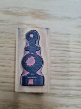 Gebruikt. Stampers Anonymous E2-658 op hout   